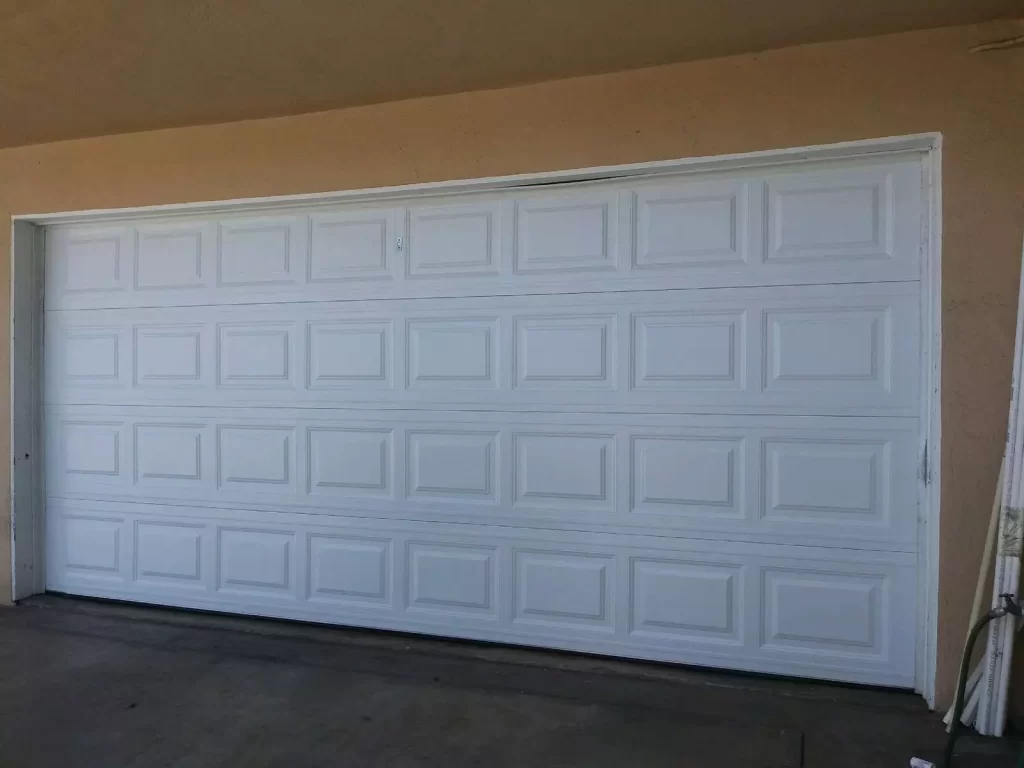 <strong>The Benefits of a Retractable Garage Door</strong>