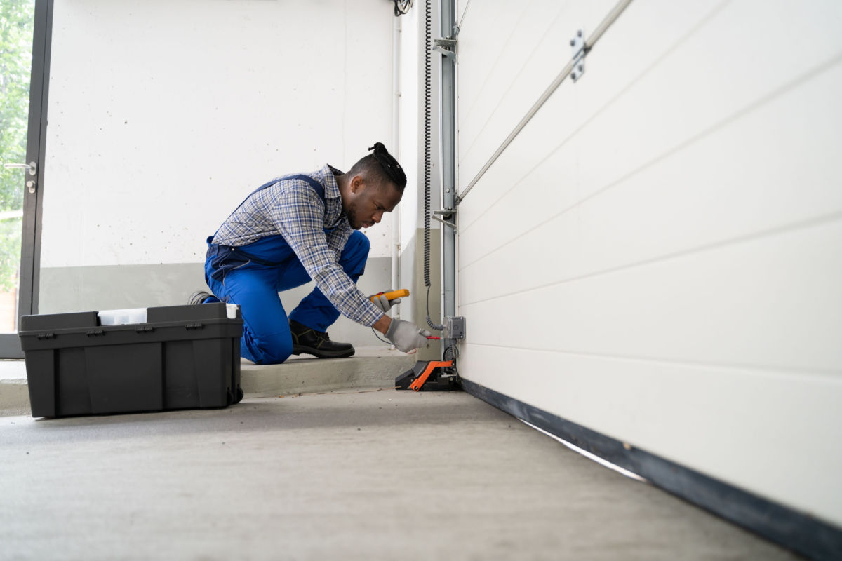 Garage Door Installation and Repair